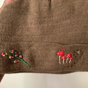 ✨ hand embroidered brown beanie ✨